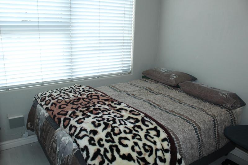 2 Bedroom Property for Sale in Goodwood Park Western Cape